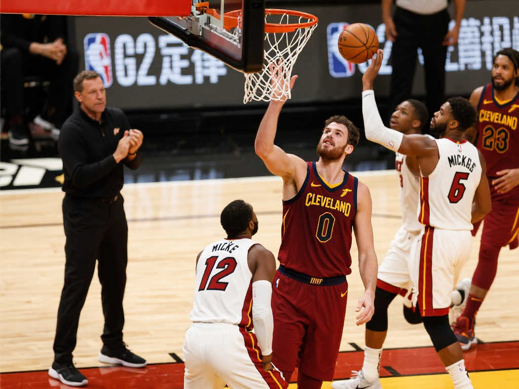 单节三分风暴+末节米切尔统治!骑士逆转斯波G2魔咒 单节三分风暴+末节米切尔统治!骑士逆转斯波G2魔咒